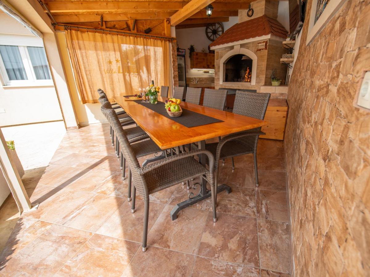 Beautiful Holiday Home "Villa Luka" Kaštel Štafilić Eksteriør billede