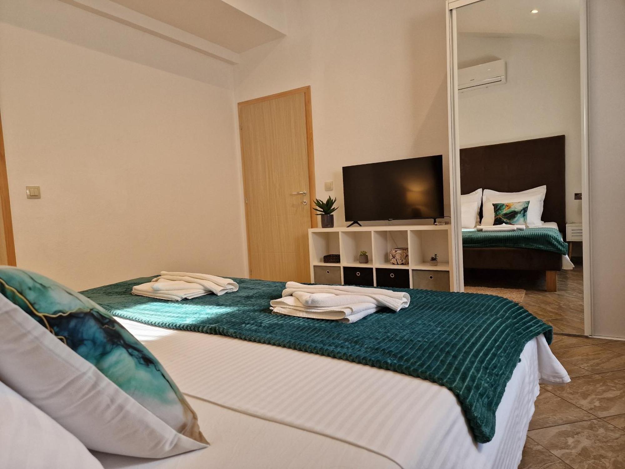 Beautiful Holiday Home "Villa Luka" Kaštel Štafilić Eksteriør billede