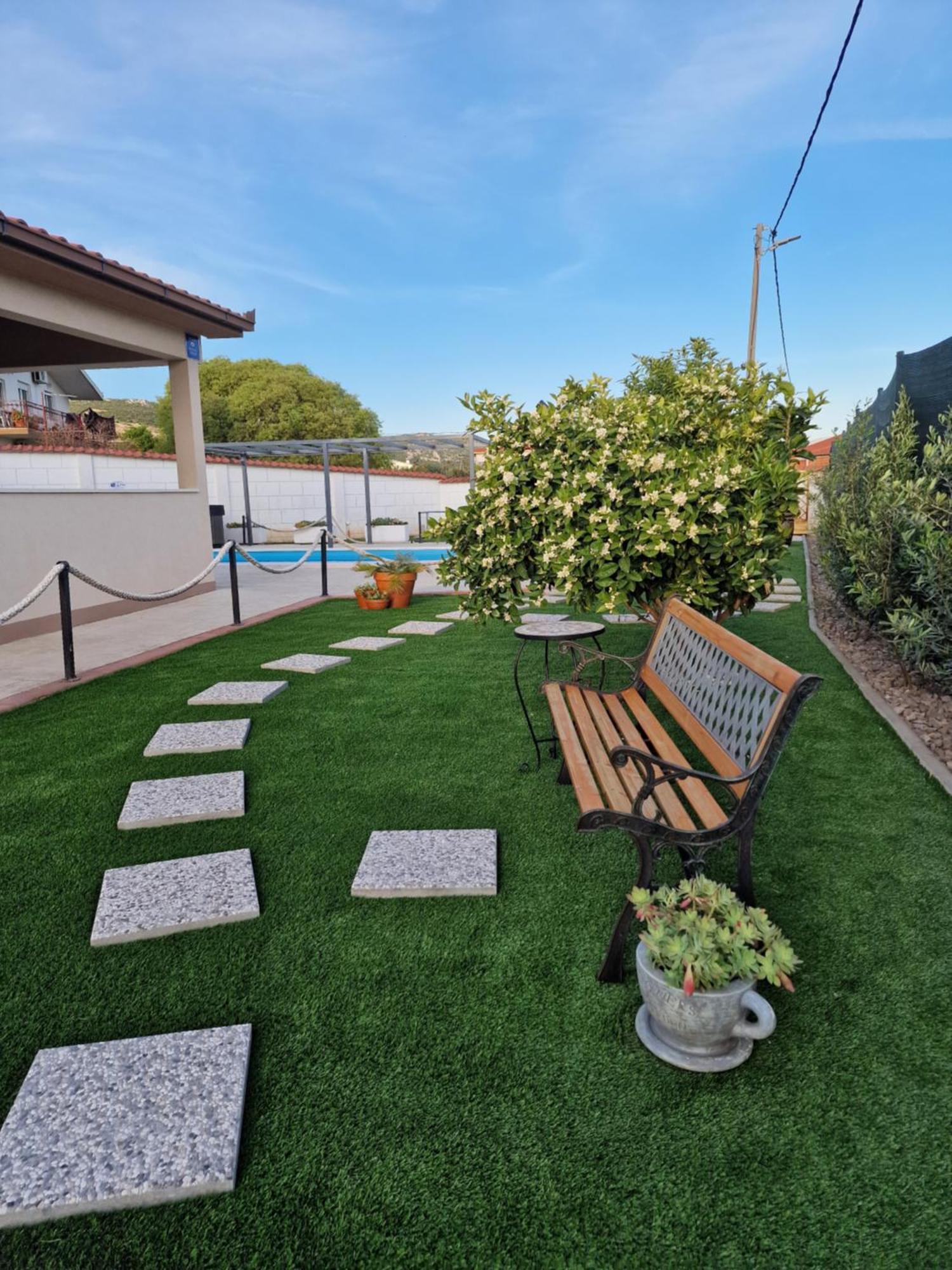 Beautiful Holiday Home "Villa Luka" Kaštel Štafilić Eksteriør billede